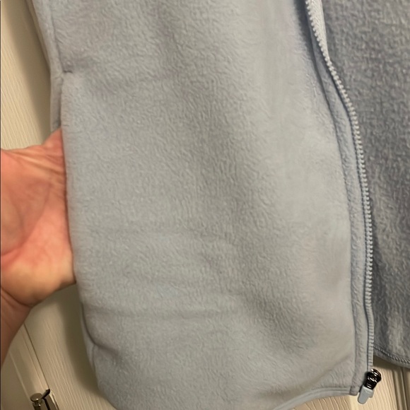 Old Navy Performance Fleece Vest - Picture 4 of 6